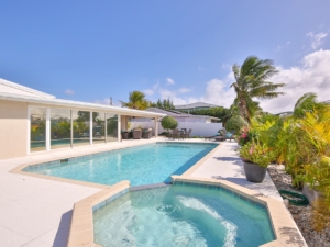 Private pool and hot tub at an Anna Maria Island monthly rental